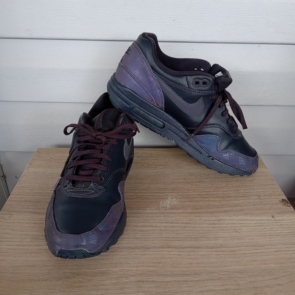 Nike Shoes - Nike Air Max 1 LX LUX Logo Print Women's Shoes Oil Grey 917691-001